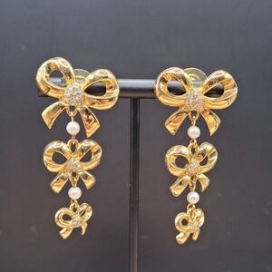 Vtg WD Elizabeth Taylor White Diamonds Bows Dangle Earrings Rhinestones Pearls